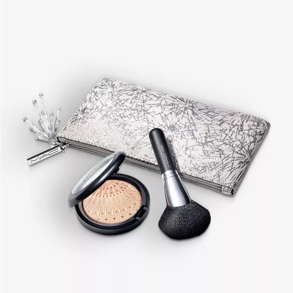 MAC Cosmetics 3-Pc. Frosted Firework Firelit Gift Set - Picture 3 of 7